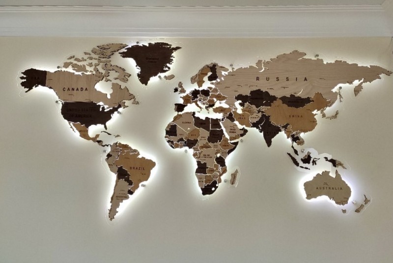 Pasaulio žemėlapis su apšvietimu